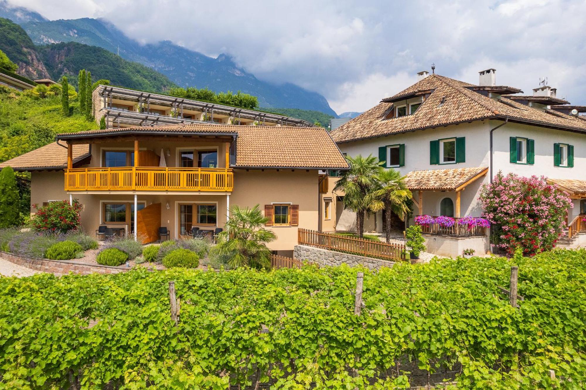 Weinhof Am See Caldaro Exterior foto